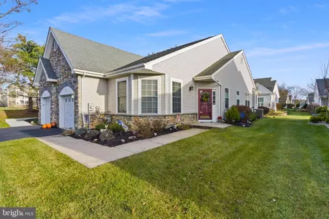 143 Burholme Dr, Hamilton, NJ 08691