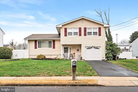 35 Wesleyan Dr, Hamilton, NJ 08690