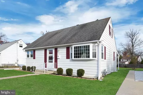 9 Weston Rd, Ewing, NJ 08618