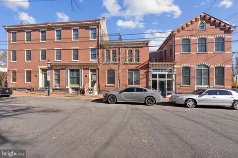 242 Centre St #4, Trenton, NJ 08611