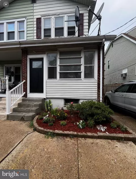 52 Bismarck Ave, Trenton, NJ 08629