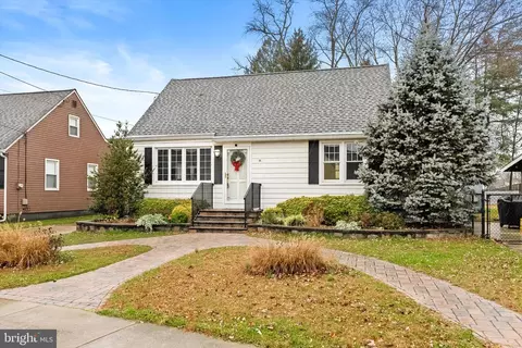 3 Harold Dr, Hamilton, NJ 08610