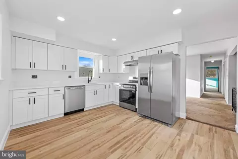 1 Beth Ann Way, Trenton, NJ 08638