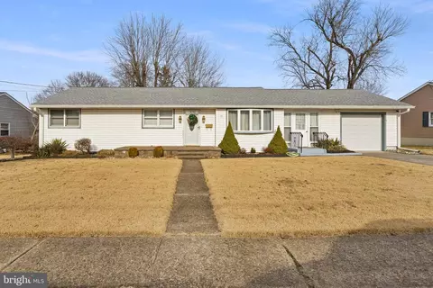 51 Macon Dr, Hamilton, NJ 08619