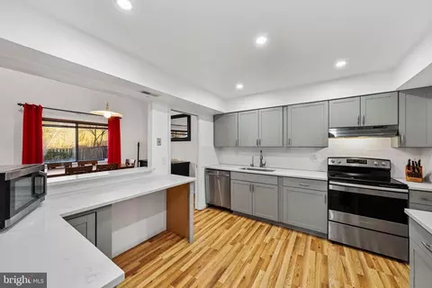 Kitchen - 16 Jacob Ct, Ewing, NJ 08628 photo 5 of 7