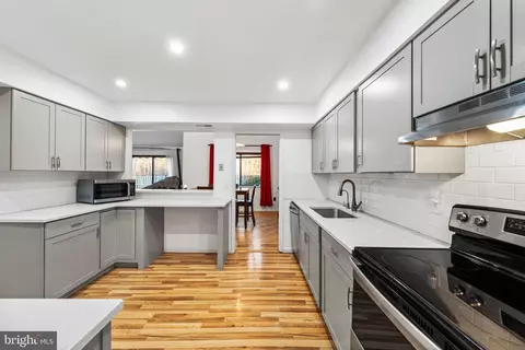 Kitchen - 16 Jacob Ct, Ewing, NJ 08628 photo 6 of 7