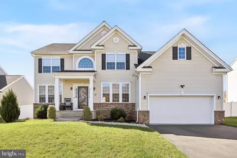 32 Stoneham Rd, Trenton, NJ 08638