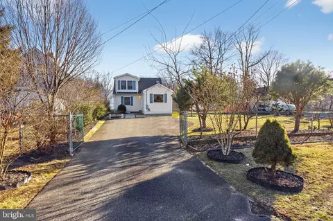 81 Ribsam St, Hamilton, NJ 08619