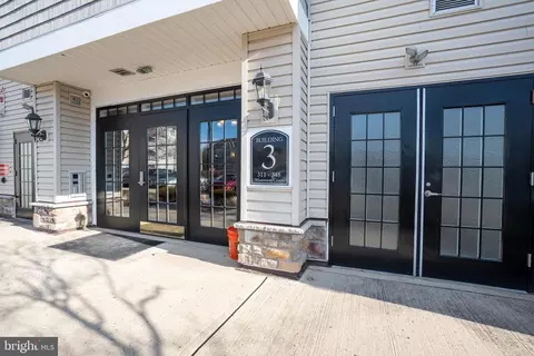 345 Masterson Ct, Ewing, NJ 08618