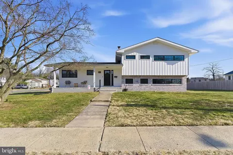 25 Whitman Rd, Hamilton, NJ 08619