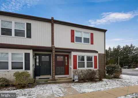 24 Shirley Lane # i, Lawrence Township, NJ 08648