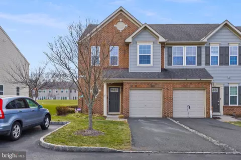 21 Sundance Dr, Hamilton, NJ 08619