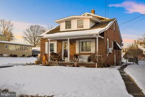 156 Tettemer Ave, Hamilton, NJ 08610