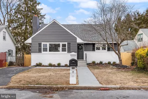 42 Hazelhurst Ave, Trenton, NJ 08638