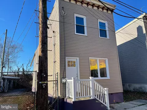 77 Pashley Ave, Trenton, NJ 08618