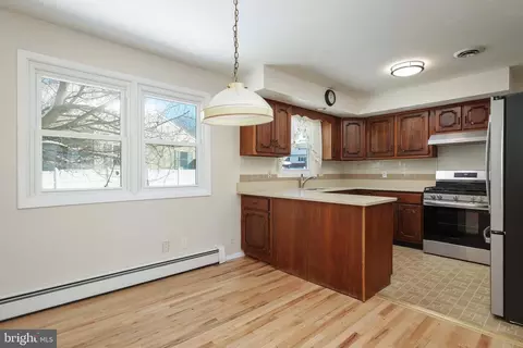 42 Running Brook Rd W, Ewing, NJ 08638 photo 8