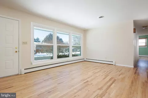 42 Running Brook Rd W, Ewing, NJ 08638 photo 4