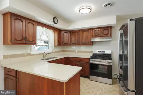 42 Running Brook Rd W, Ewing, NJ 08638 photo 10