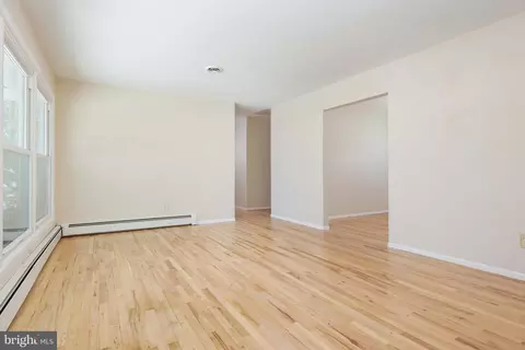 42 Running Brook Rd W, Ewing, NJ 08638 photo 3