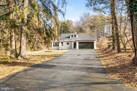 31 Montague Ave, Ewing, NJ 08628