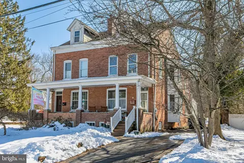 33 Brearley Ave, Lawrence Township, NJ 08648