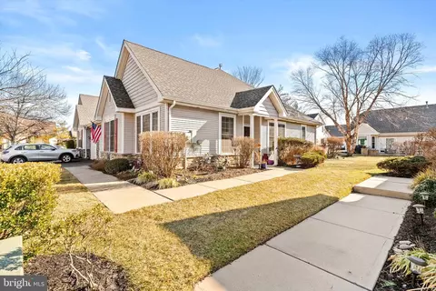 41 Burholme Dr, Hamilton, NJ 08691