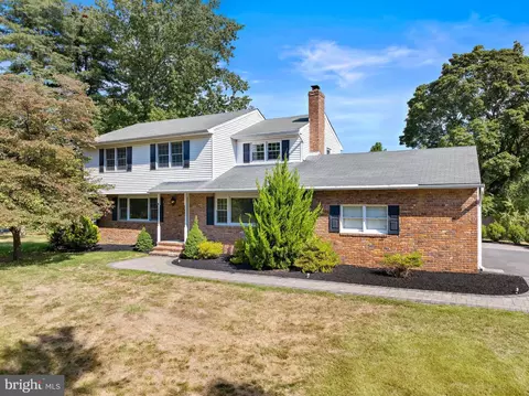 12 Berkshire Dr, Princeton Junction, NJ 08550