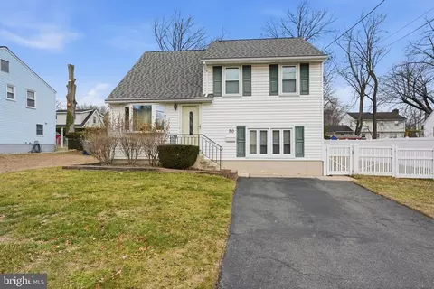 70 Smithfield Ave, Lawrence, NJ 08648