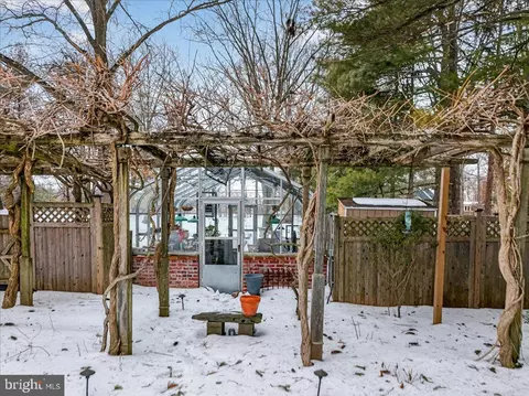 Exterior - 2 Baldwin Ct, Pennington, NJ 08534 photo 5 of 12