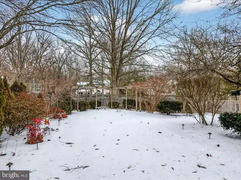 Exterior - 2 Baldwin Ct, Pennington, NJ 08534 photo 7 of 12