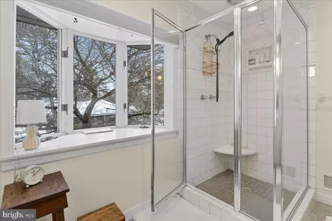 Bath - 2 Baldwin Ct, Pennington, NJ 08534 photo 4 of 5