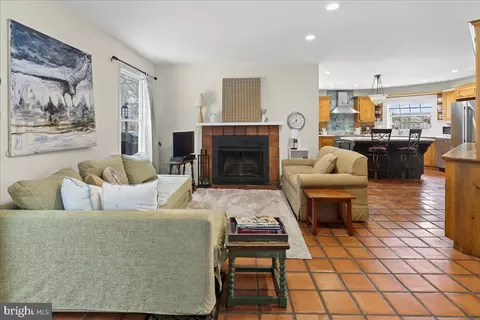 Living - 2 Baldwin Ct, Pennington, NJ 08534 photo 2 of 3