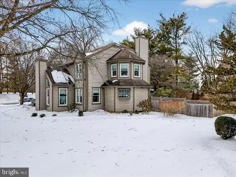 Exterior - 2 Baldwin Ct, Pennington, NJ 08534 photo 11 of 12