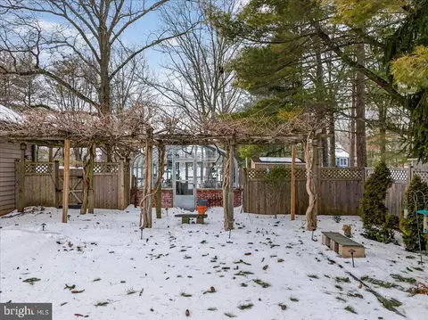Exterior - 2 Baldwin Ct, Pennington, NJ 08534 photo 4 of 12