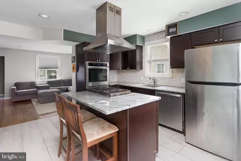 55 Finley Ave, Hamilton, NJ 08610