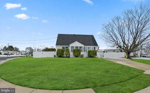 129 Gary Dr, Hamilton, NJ 08690