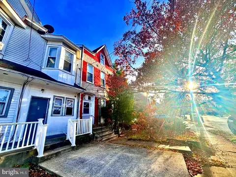 274 Hillcrest Ave, Trenton, NJ 08618