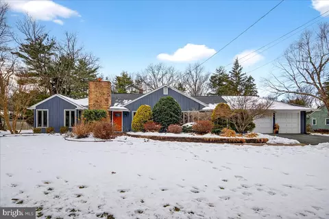 14 Baldwin St, Pennington, NJ 08534