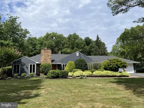 14 Baldwin St, Pennington, NJ 08534