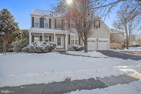 5 Berwick Cir, East Windsor, NJ 08520