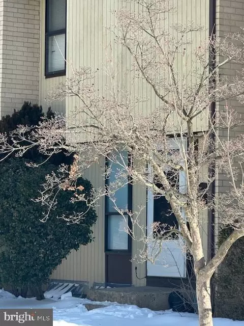 923 Jamestown Rd, East Windsor, NJ 08520