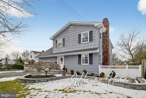 552 N Main St, Hightstown, NJ 08520