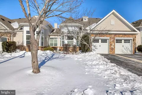 20 Wiltshire Dr, Lawrence Township, NJ 08648