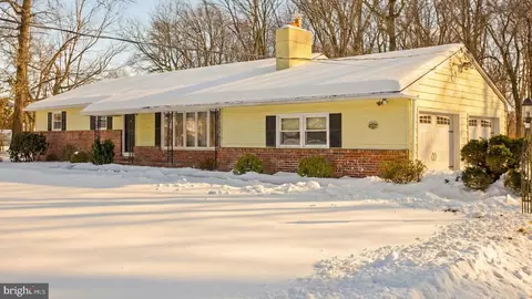 62 Tindall Rd, Robbinsville, NJ 08691