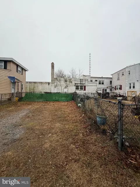 70 Miles Ave, Hamilton, NJ 08610