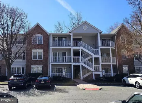 12 Chambord Ct, Hamilton, NJ 08619