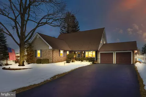 36 Lochatong Rd, Ewing, NJ 08628