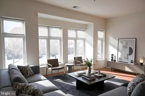 350 S Broad St #207, Trenton, NJ 08608