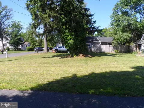 22 E Taylor Ave, Hamilton, NJ 08610 photo 23