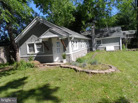 22 E Taylor Ave, Hamilton, NJ 08610